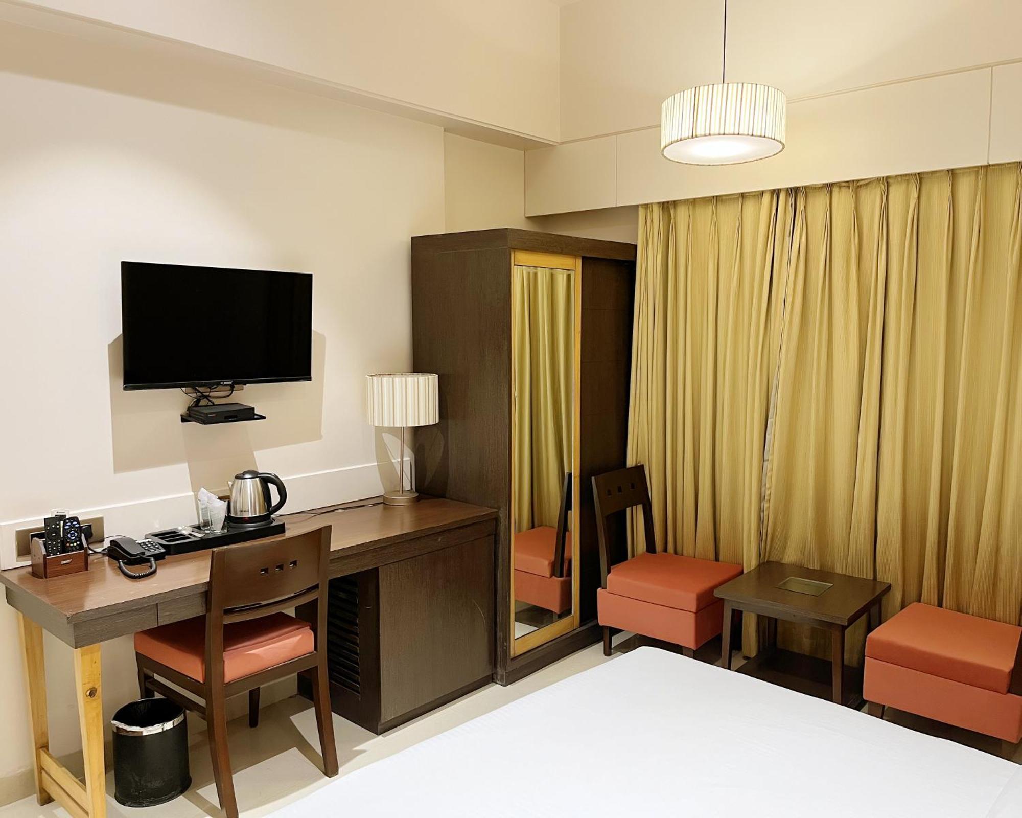Hotel Sadanand Regency Pimpri-Chinchwad Екстер'єр фото