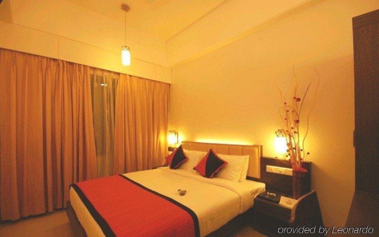 Hotel Sadanand Regency Pimpri-Chinchwad Екстер'єр фото