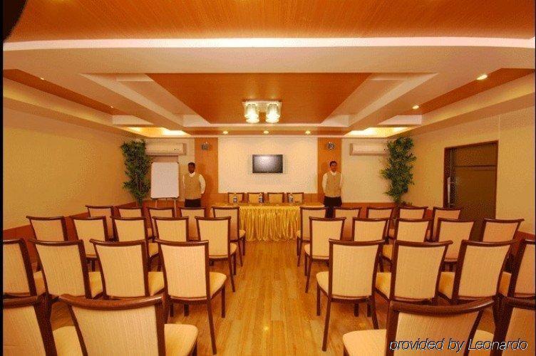 Hotel Sadanand Regency Pimpri-Chinchwad Екстер'єр фото
