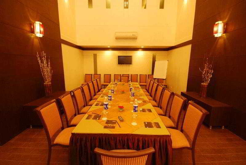 Hotel Sadanand Regency Pimpri-Chinchwad Екстер'єр фото