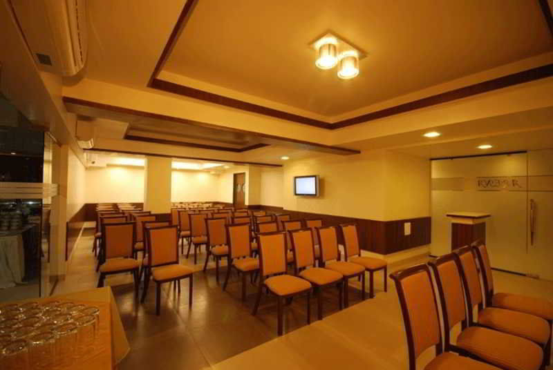 Hotel Sadanand Regency Pimpri-Chinchwad Екстер'єр фото