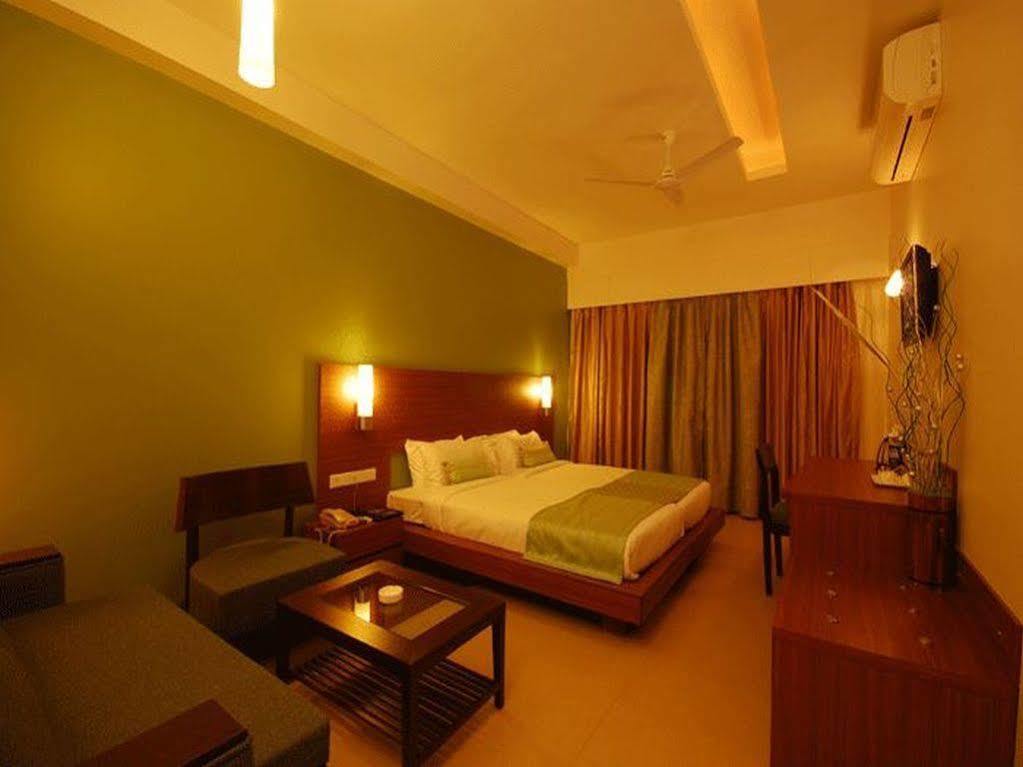 Hotel Sadanand Regency Pimpri-Chinchwad Екстер'єр фото