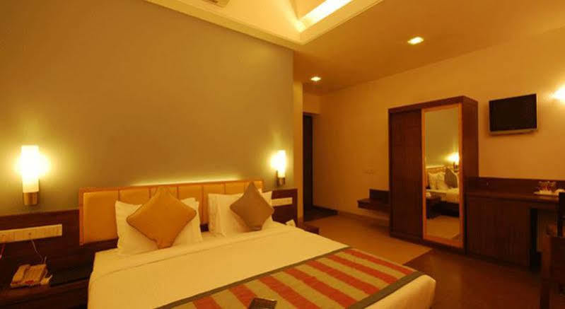 Hotel Sadanand Regency Pimpri-Chinchwad Екстер'єр фото