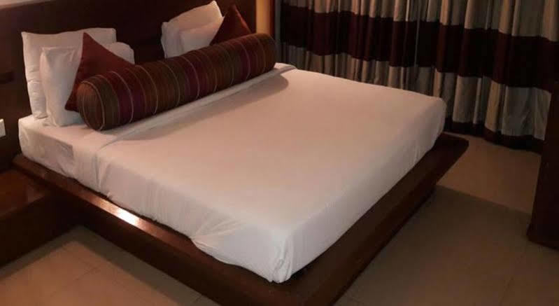 Hotel Sadanand Regency Pimpri-Chinchwad Екстер'єр фото