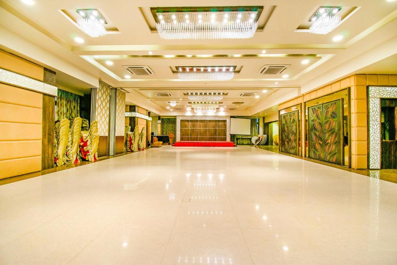 Hotel Sadanand Regency Pimpri-Chinchwad Екстер'єр фото