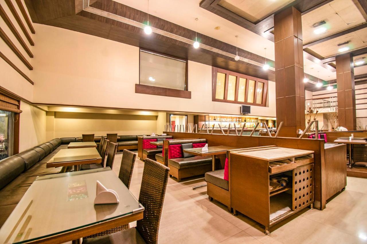 Hotel Sadanand Regency Pimpri-Chinchwad Екстер'єр фото